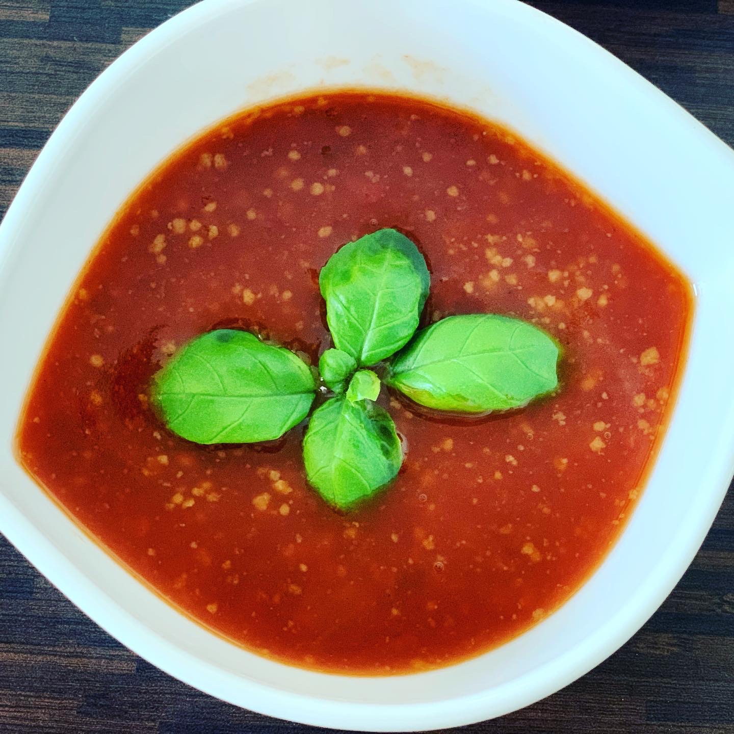 Tomatensuppe mit Couscous – Soup Bowls - der neue Suppensnack! - kjero.com