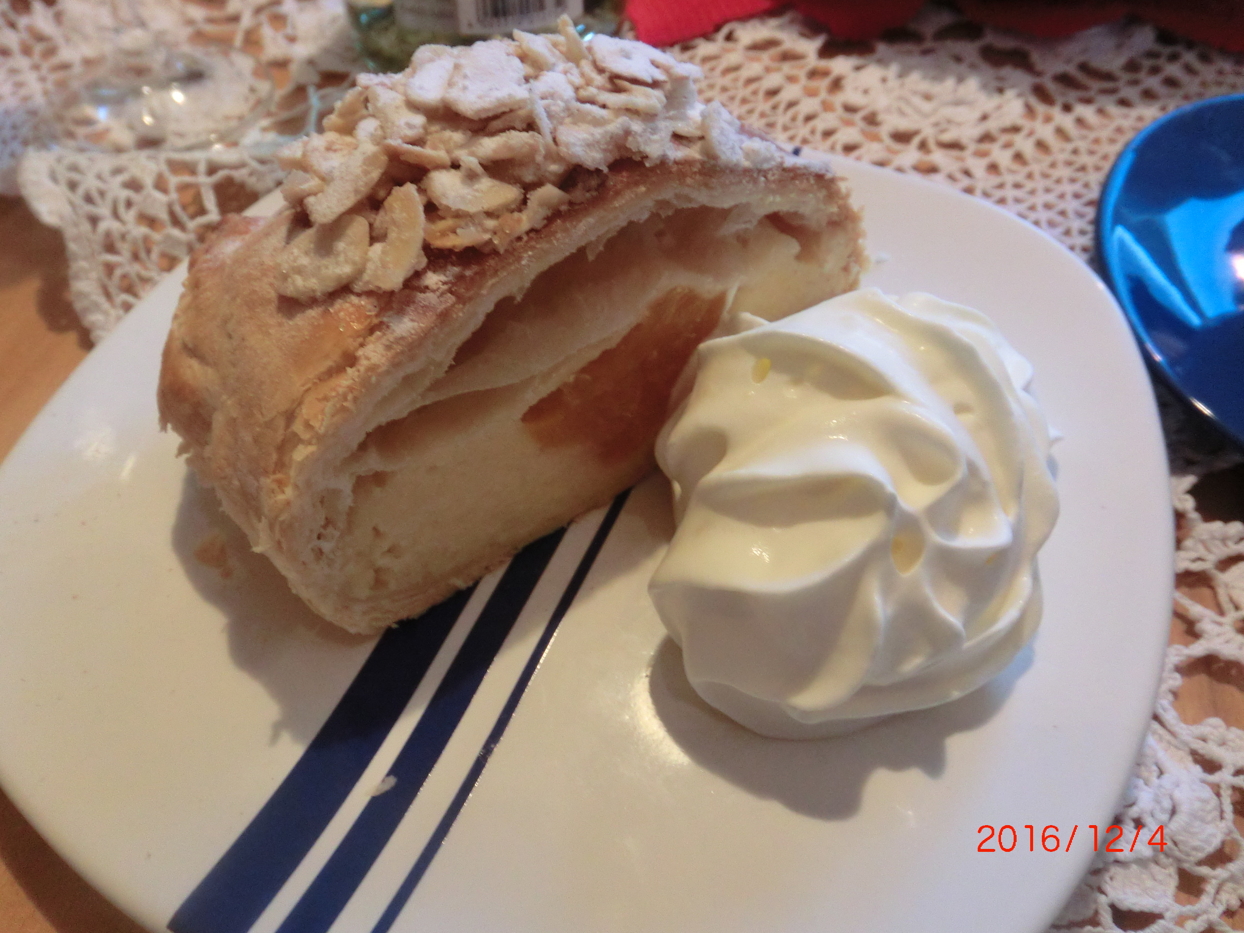 2. Vanille-Sahne mit Topfen-Mandarinen-Strudel – iSi Dessert Whip PLUS ...