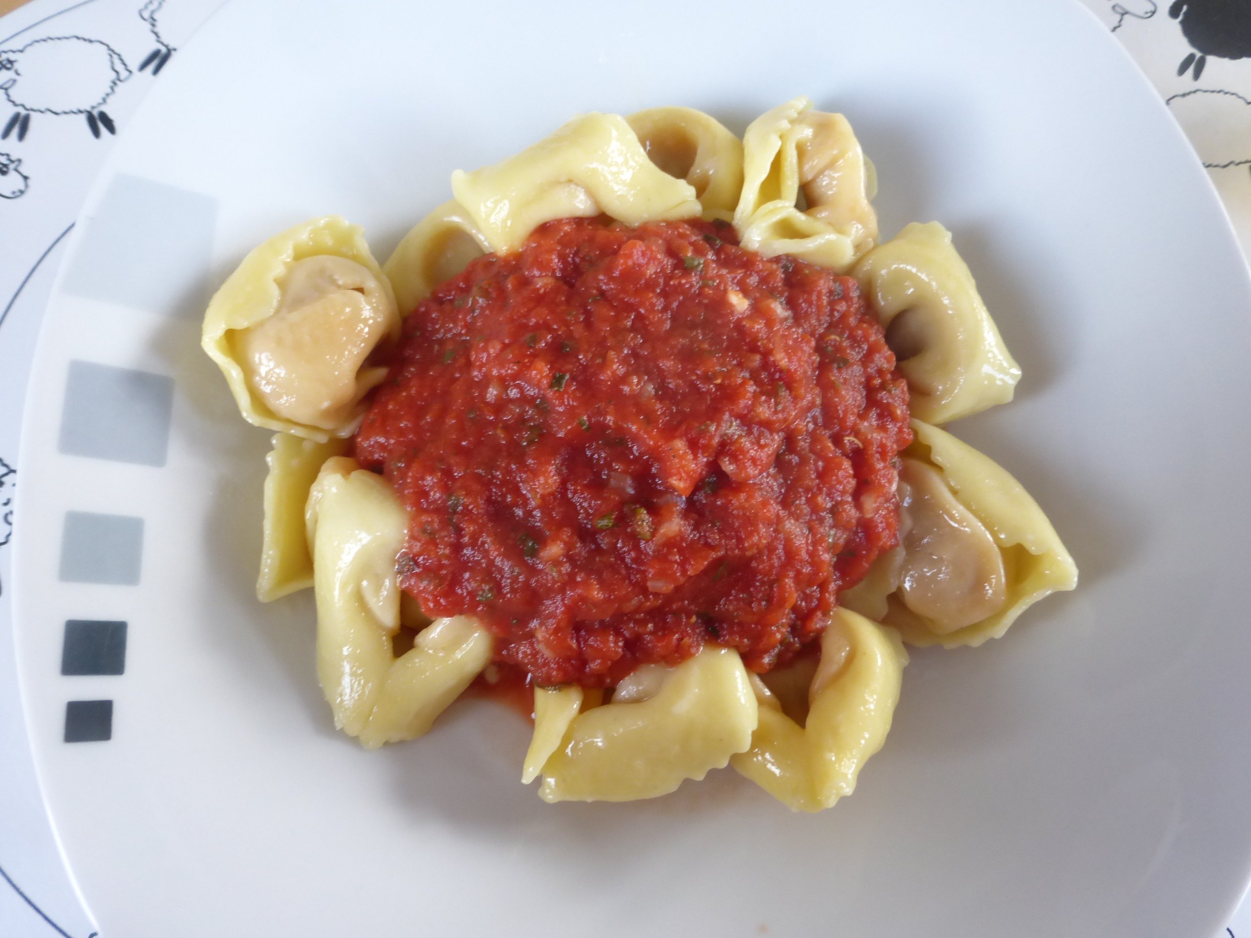 Die Tortellini mit Tomatensoße – Barilla Frische Pasta - kjero.com
